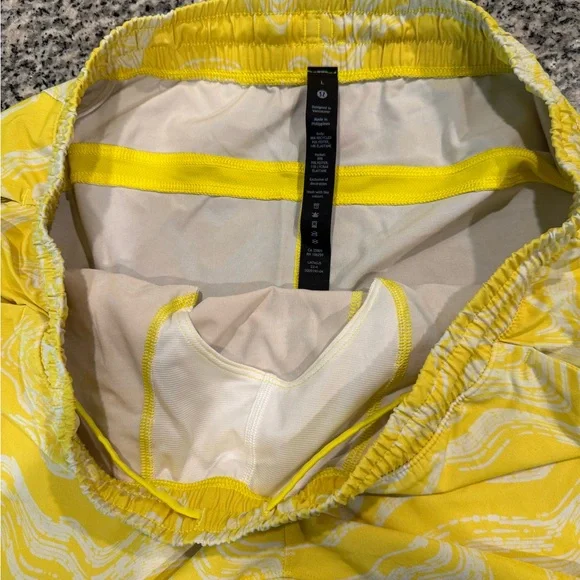Lululemon pace breaker 5in Shorts - Picture 8 of 10